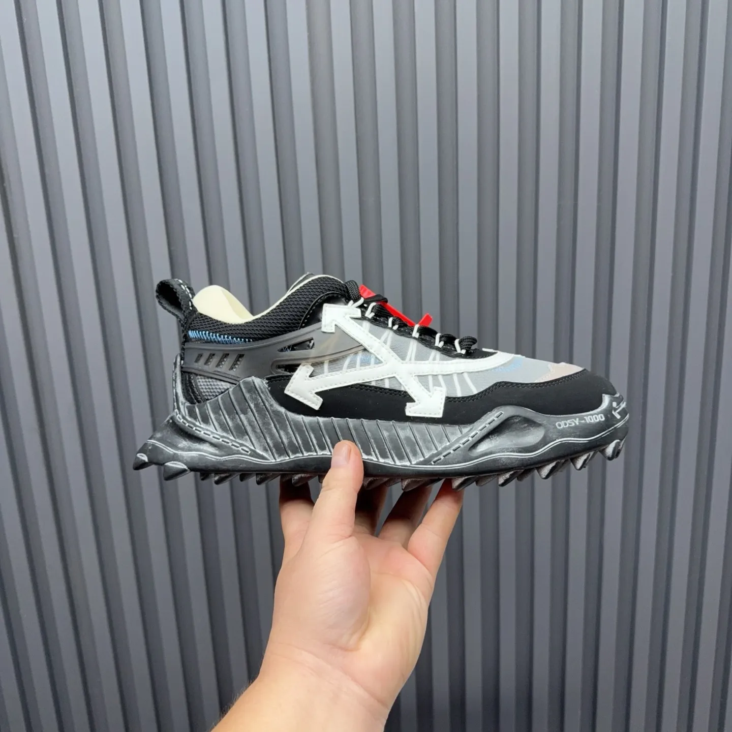 【OFF WHITE】P: 680💰Couple model, Size: Female 35-40; Male 39-44 (customized at 45.46) 2025SS trendy brand OFF WHITE classic popular model, combined outsole, official website original 1:1 developed top-level copy, ️Selected imported high-mercerized matte cowhide splicing breathable mesh ✔️Breathable lining, breathable and comfortable, simple and personalized design, official website rubber outsole.